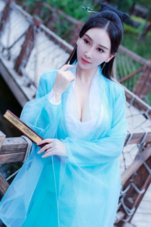 迷你裙女教师波多野结衣_720全集免费播放